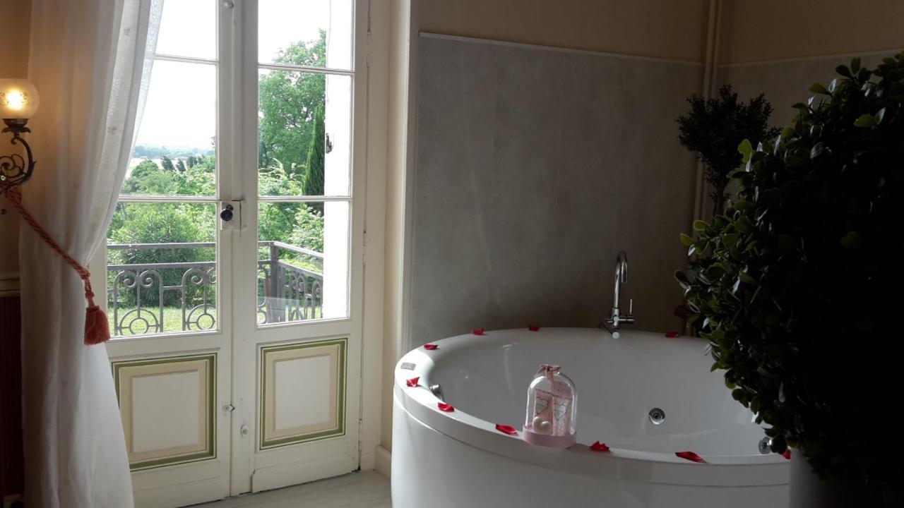 Chateau Marith - Etablissement Climatise Avec Piscine Hotel Clairac  Bagian luar foto